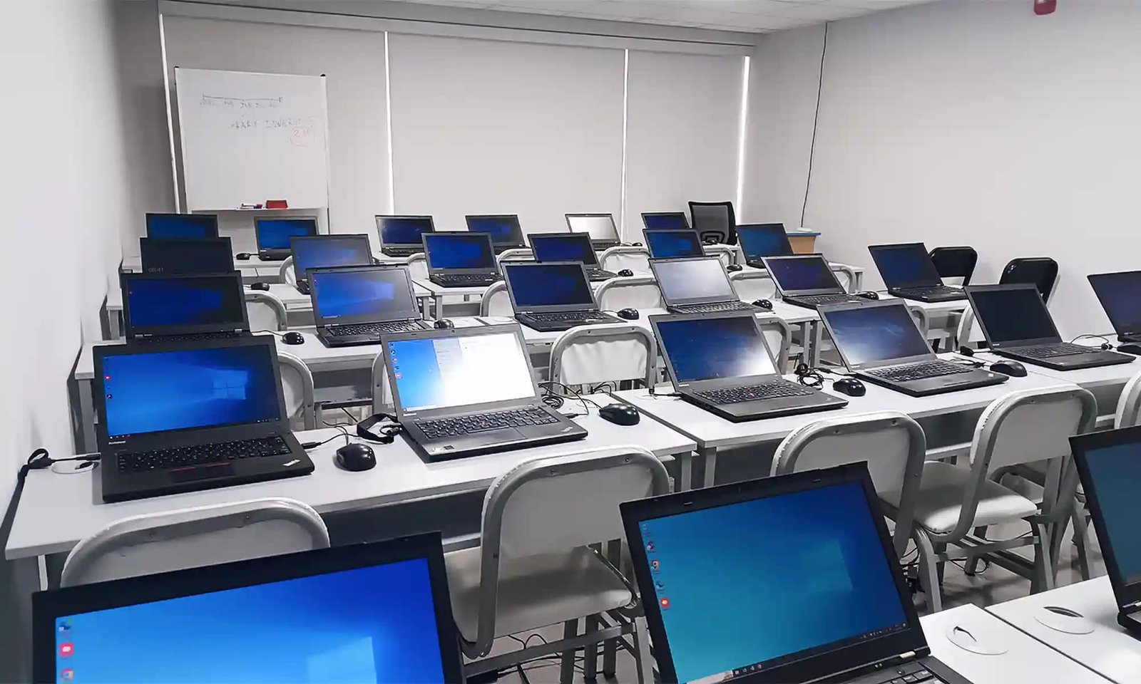 Laboratorio en Lima sesión de capacitación