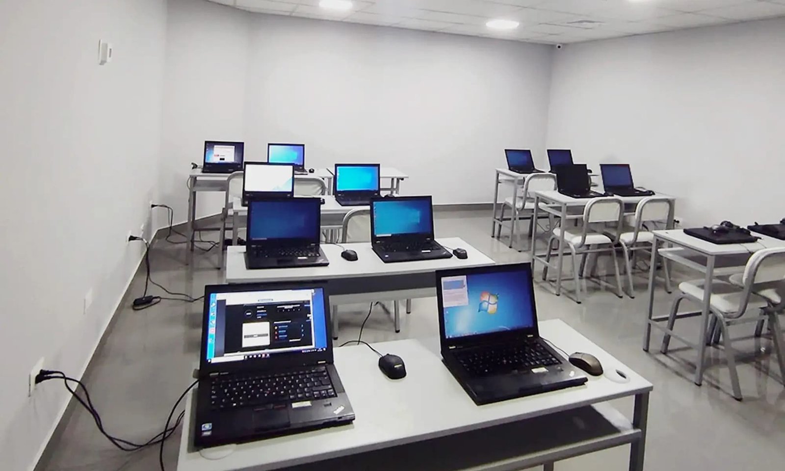 Laboratorio en Lima ambiente de cómputo